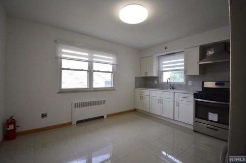 166 Morningside Ln, Palisades Park NJ exterior