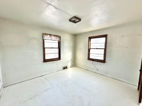 9206 Alpine Dr, Saint Louis MO 63123-4456 exterior