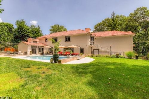 23 Oak Rdg, Springfield NJ 07081-3719 exterior