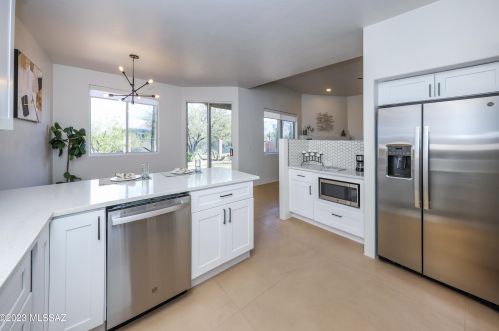 6561 Shadow Bluff Dr, Tucson AZ  85704-6950 exterior