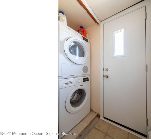 100 Plover Way, Lavallette NJ 08735-1236 exterior