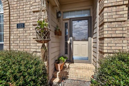 313 Pecos Trl, Irving TX  75063-4542 exterior