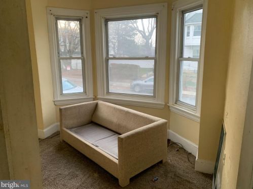 124 Main St, Darby PA 19023-2906 exterior