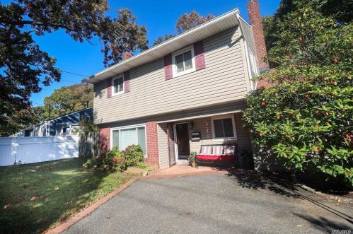 396 Oakwood Rd, Huntington Station, NY 11746-7215