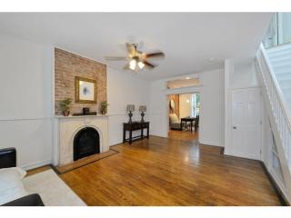 114 Hall St, Brooklyn NY  11205-5003 exterior