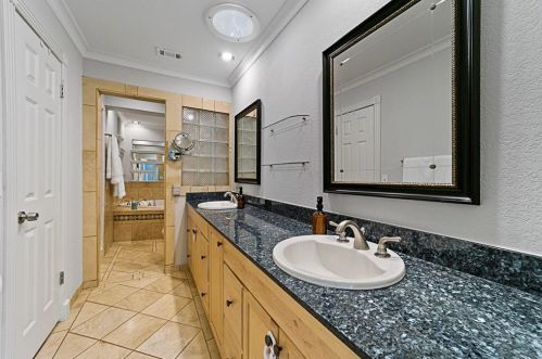 10526 Berry Knl Dr, Dallas TX 75230-4245 exterior