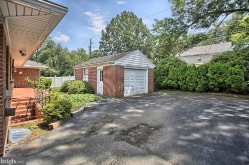 1712 Wheatland Ave, Lancaster PA 17603-4520 exterior