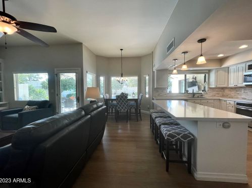 11436 27th St, Phoenix AZ 85028-1802 exterior