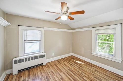 43 St, Windsor Locks CT 06096-1357 exterior