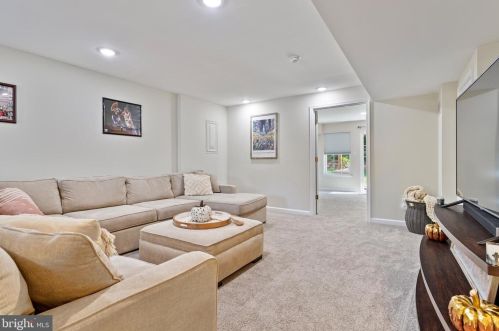 15 Linda Ln, Chester PA 19014-1870 exterior