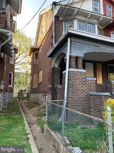 35 Bryn Mawr Ave, Trenton, NJ 08618-4003