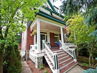 5614 Howe St, Pittsburgh PA  15232-2477 exterior