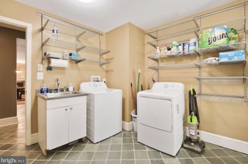 9 Bethayres Ct, Rockville MD 20855-2020 exterior