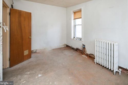 1637 Girard Ave, Philadelphia PA 19130-1514 exterior