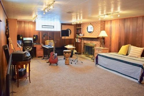 409 Greenhurst Dr, Pittsburgh PA 15243-1919 exterior