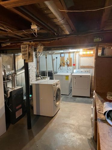 52 Pheland St, Springfield MA 01109-1318 exterior