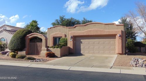 676 Greenview Pl, Green Valley, AZ 85614-6101