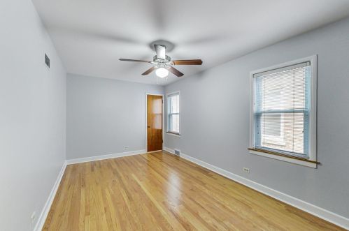 6712 Devon Ave, Chicago IL 60646-3703 exterior