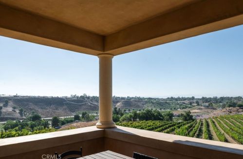 38330 De Portola Rd, Temecula CA 92592-8833 exterior