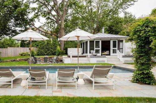 113 North Ave, Westport CT  06880-2727 exterior