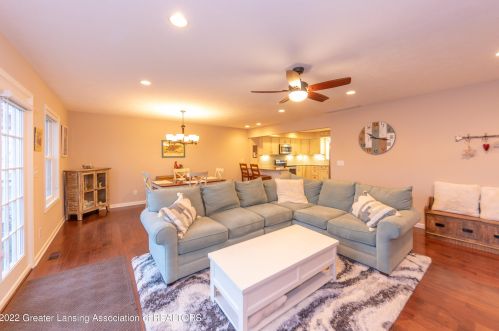 6249 Reynolds Rd, Haslett MI 48840-8906 exterior