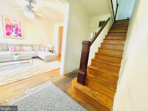 1136 Neal St, Washington, DC 20002-3822