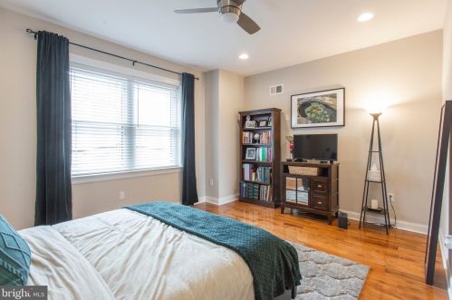 1233 Lawrence St, Philadelphia PA 19140-3348 exterior