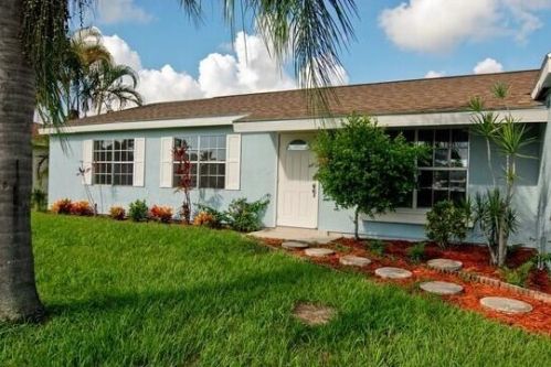 2222 Carnation Rd, Fort Pierce FL  34952-4916 exterior