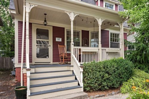 50 Elton St, Providence, RI 02906-4504