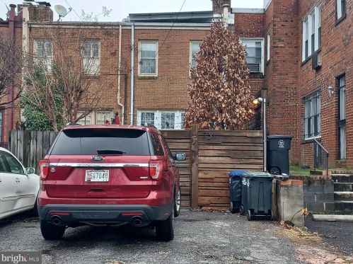 731 6th St, Washington DC  20003-2986 exterior