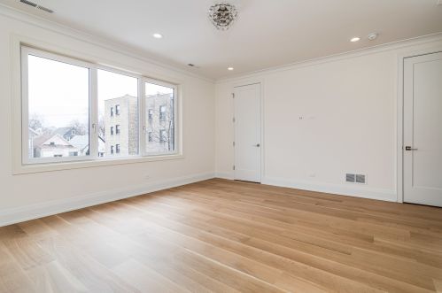 2608 Winona St, Chicago IL 60625-2506 exterior