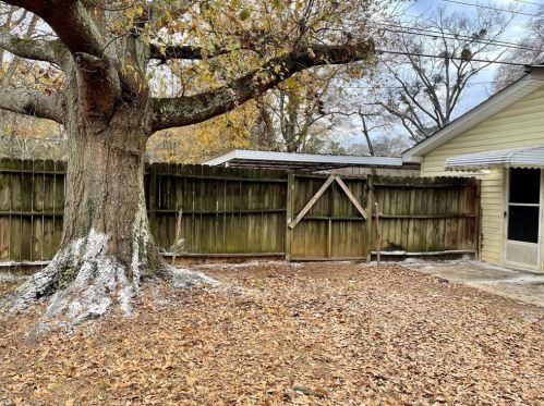 123 Love St, Austell GA 30168-4024 exterior