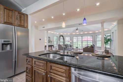 11801 Ambleside Dr, Rockville MD 20854-2109 exterior