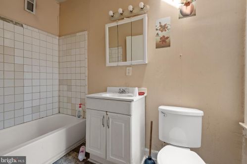 151 Howard Ave, Lancaster PA 17602-3603 exterior