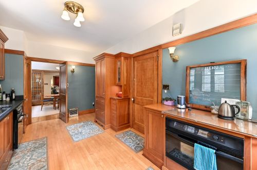 3488 Downer Ave, Milwaukee, WI 53211-2934