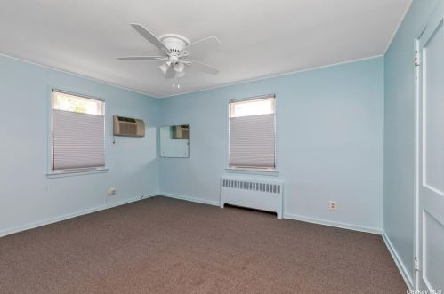 127 Berry St, Valley Stream NY 11580-3422 exterior