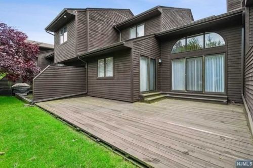 341 French Ct, Teaneck NJ 07666-6478 exterior