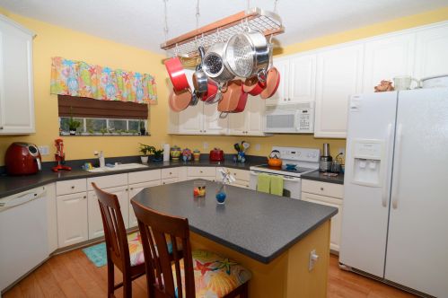 1948 Grand Dr, Fort Pierce FL 34952-7795 exterior