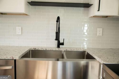 3584 Collier Dr, Atlanta GA  30331-1530 exterior