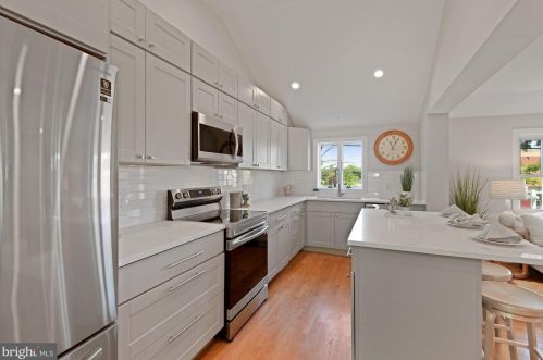 12914 Evanston St, Rockville MD 20853-3002 exterior