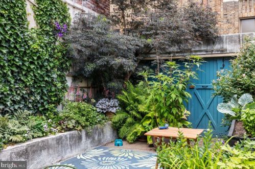 1129 Christian St, Philadelphia PA 19147-3710 exterior