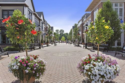 19 Caruso Pl, Armonk NY 10504-1366 exterior