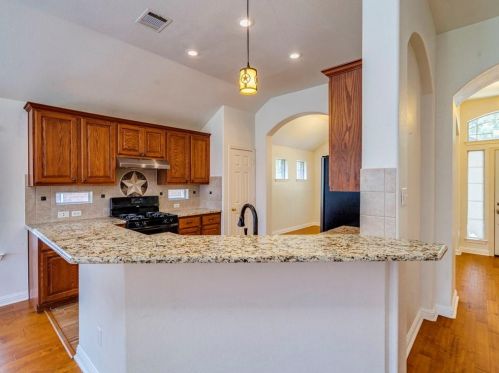 10137 Anahuac Trl, Austin TX 78747-2703 exterior