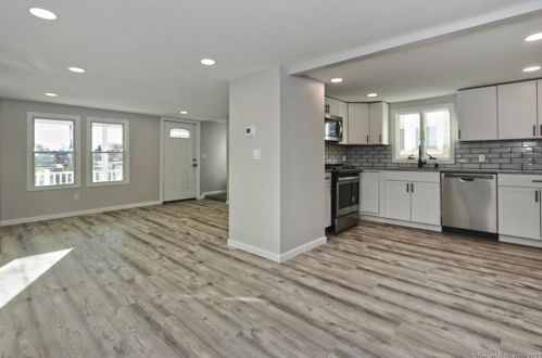 157 Naugatuck Ave, Milford CT 06460-6040 exterior