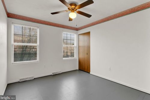 232 Breezewood Dr, Hanover PA 17331-7926 exterior