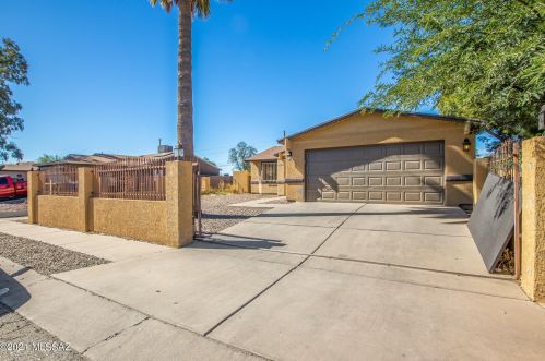 6120 Springbrook Dr, Tucson AZ exterior