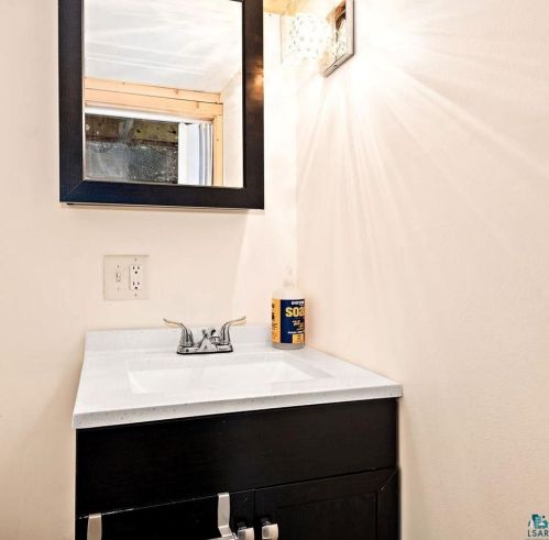 811 9th St, Duluth MN 55805-1404 exterior