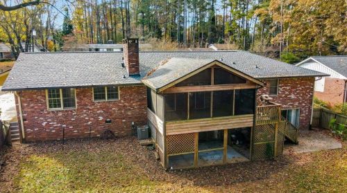 2607 Hawthorne Dr, Atlanta GA 30345-1328 exterior