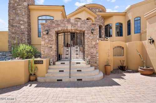 8038 38th Pl, Phoenix AZ  85042-9621 exterior