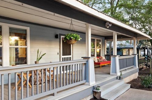 1121 Delano St, Austin TX 78721 exterior